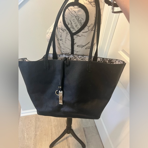 Brand New Reversible Vegan Tote With Insert! - Picture 8 of 8